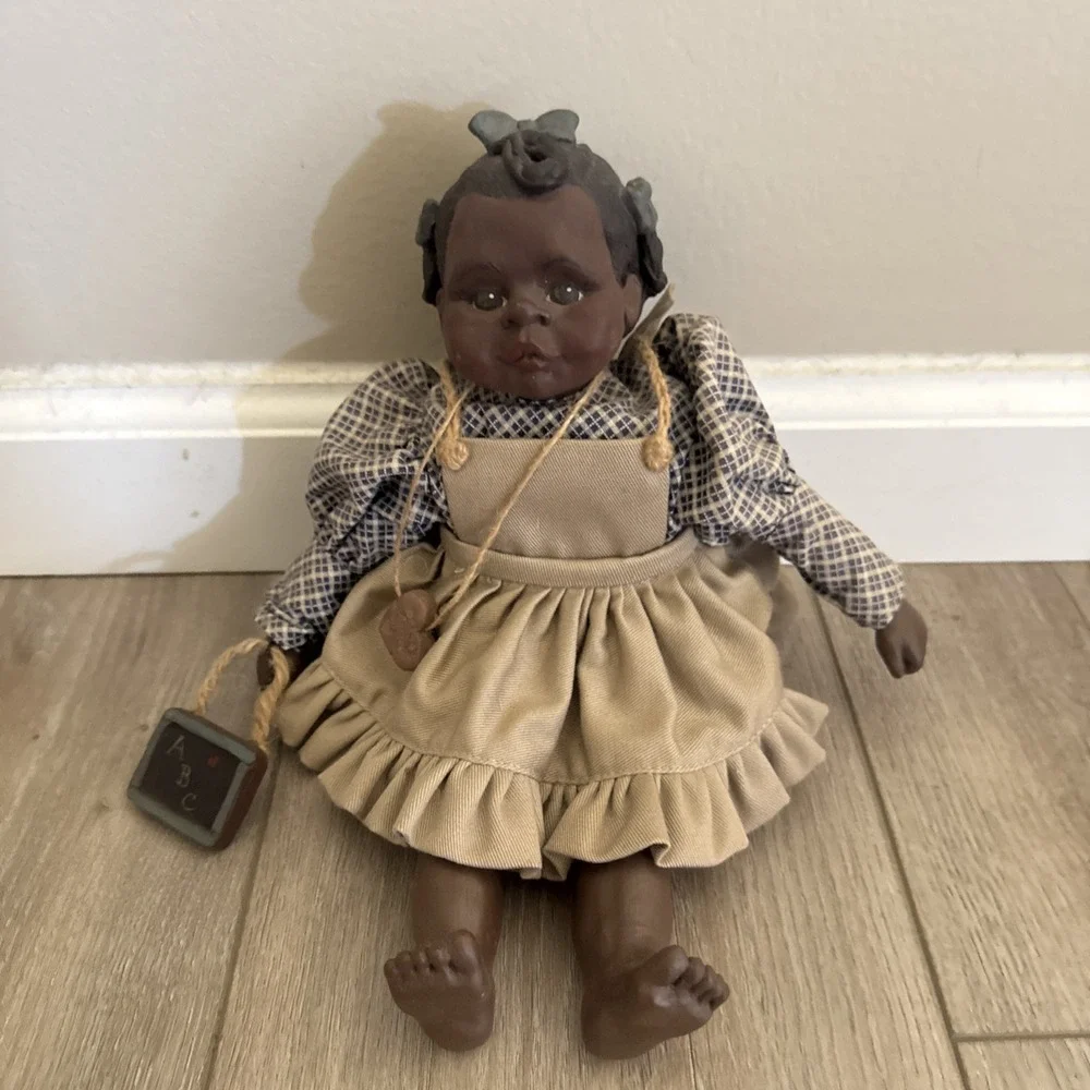 Vintage Sarah's Attic Limited Edition Sassafras Doll School Girl #690